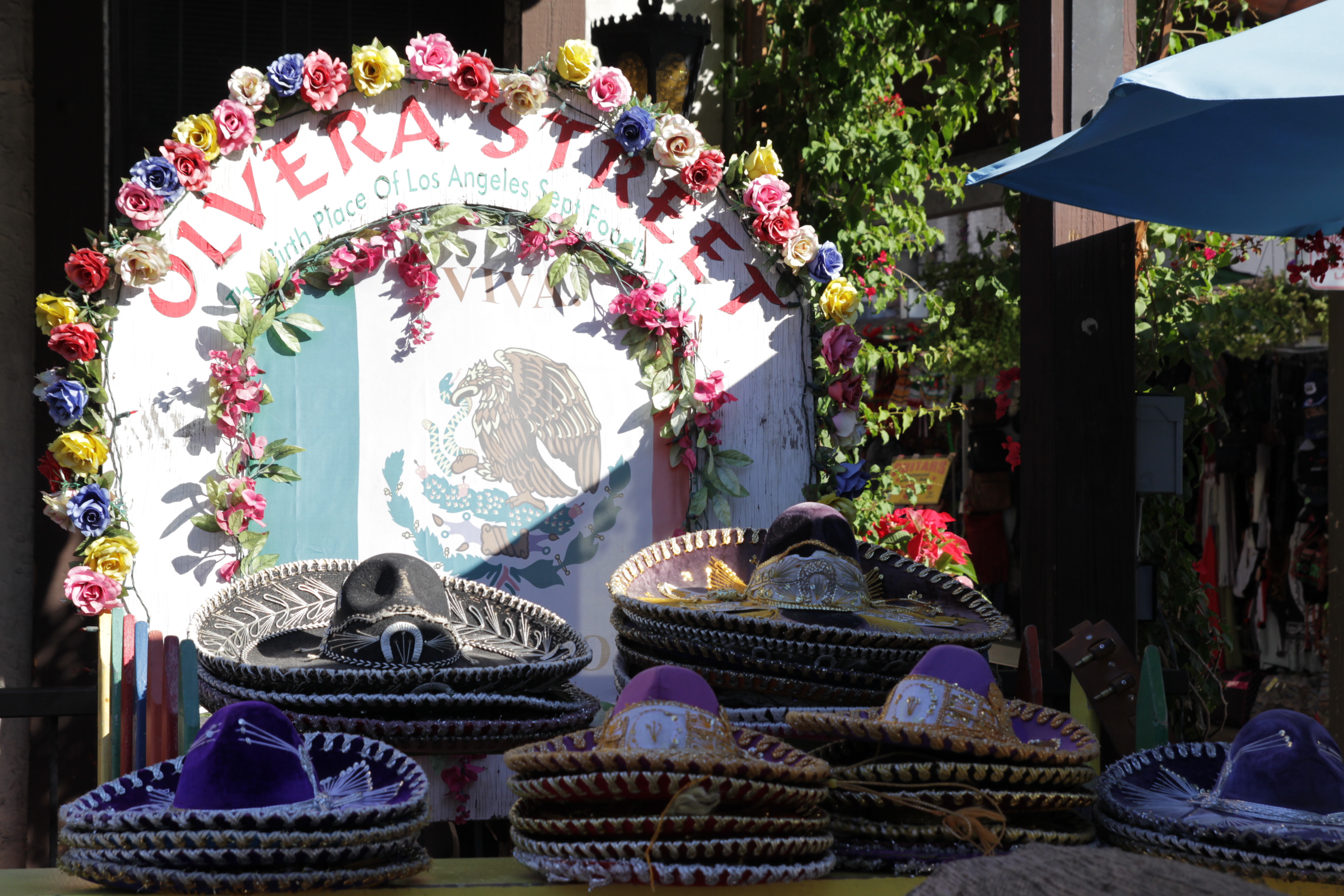 16 - Plaza Olvera. foto calleolvera.com