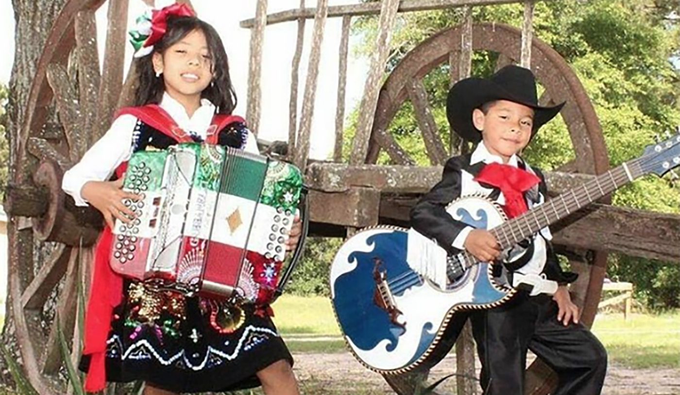 NorteñosDeCorazón: Niños mexicanos les cantan a los inmigrantes