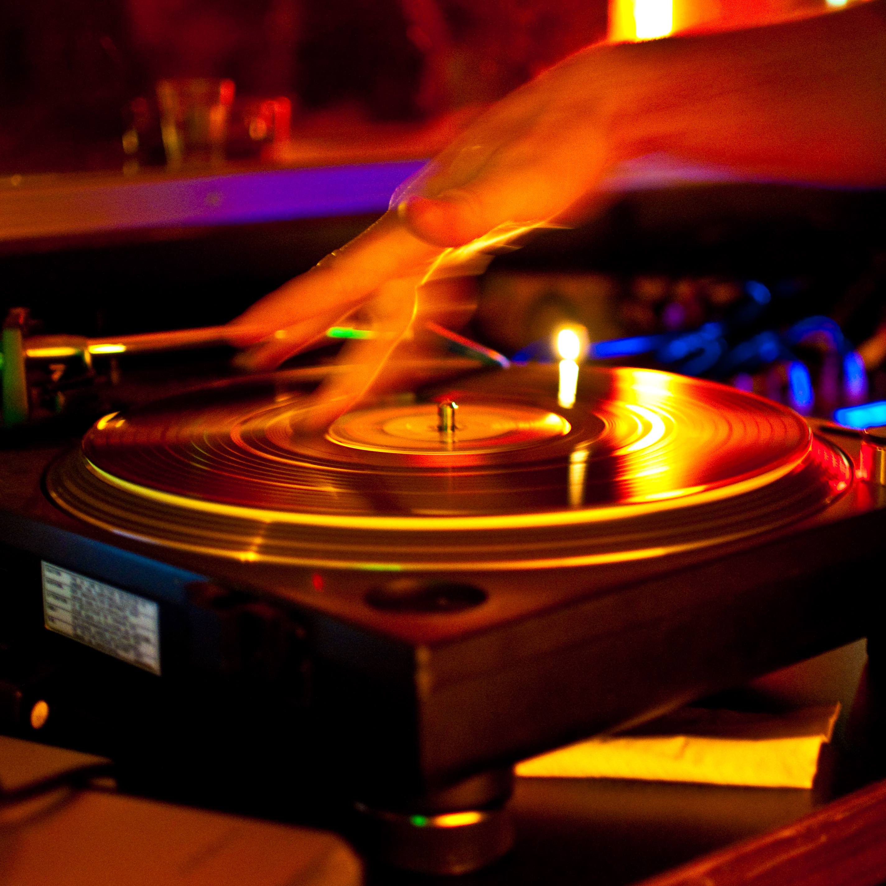 DJ. Cumbia.