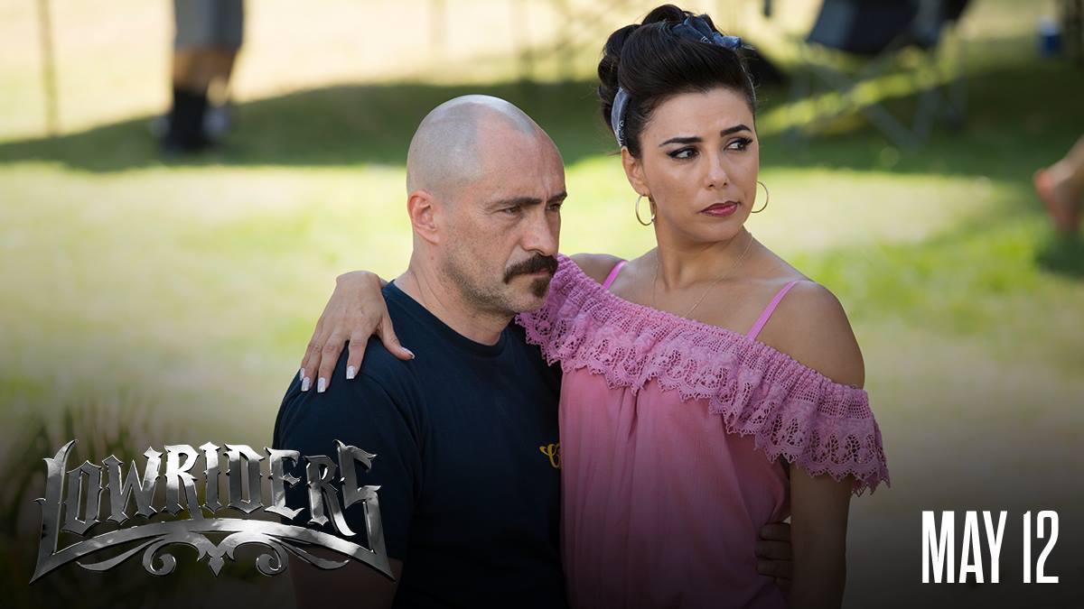 Eva y Demian en Lowriders.