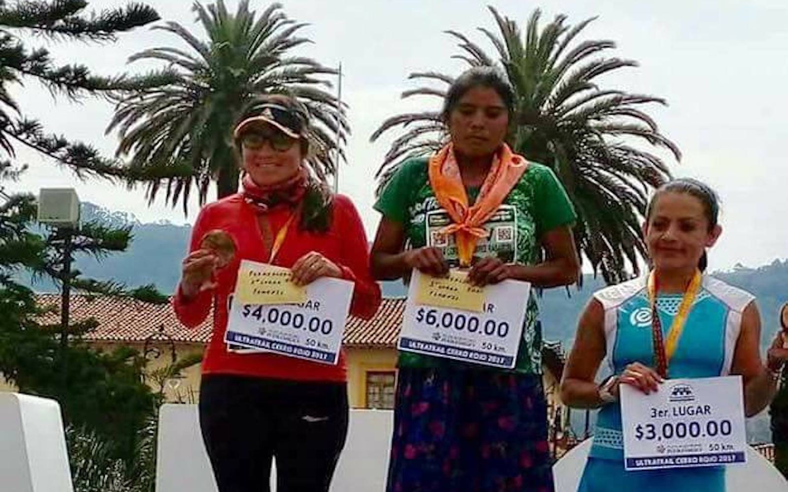 Correlorenacorre Sin Ropa Deportiva Esta Tarahumara Gano Ultramaraton En Mexico