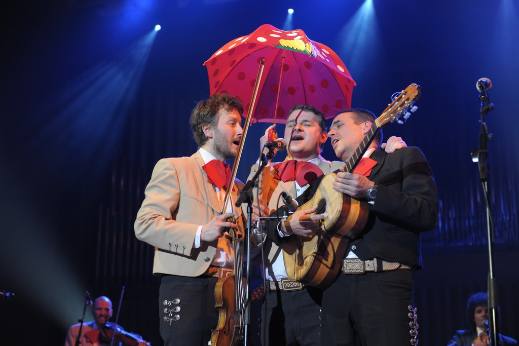 Mariachis Los Caballeros.