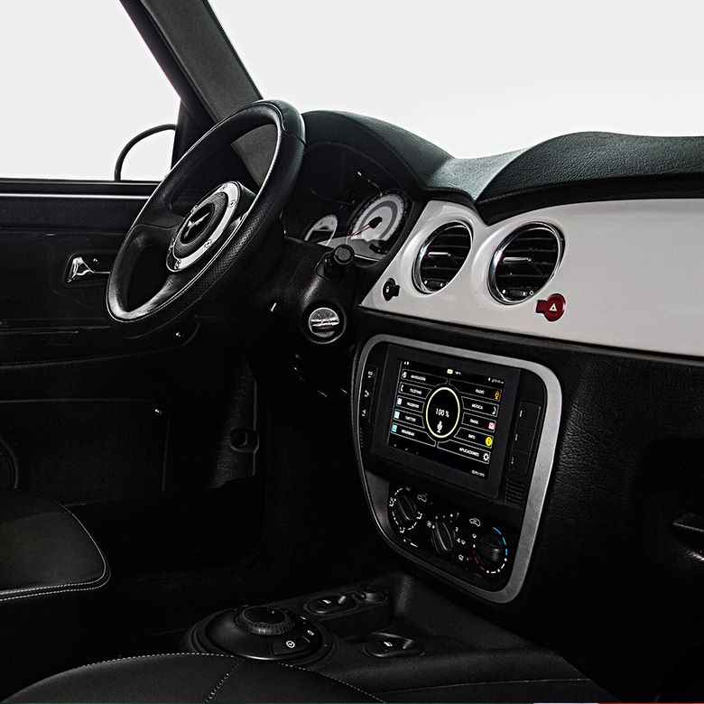 Interior del novedoso Zacua, marca de autos eléctricos.