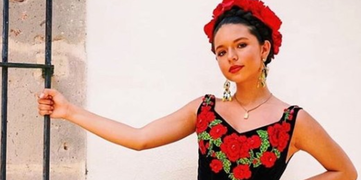 Lanzan “Barbie” mexicana, inspirada en Ángela Aguilar y así la presume