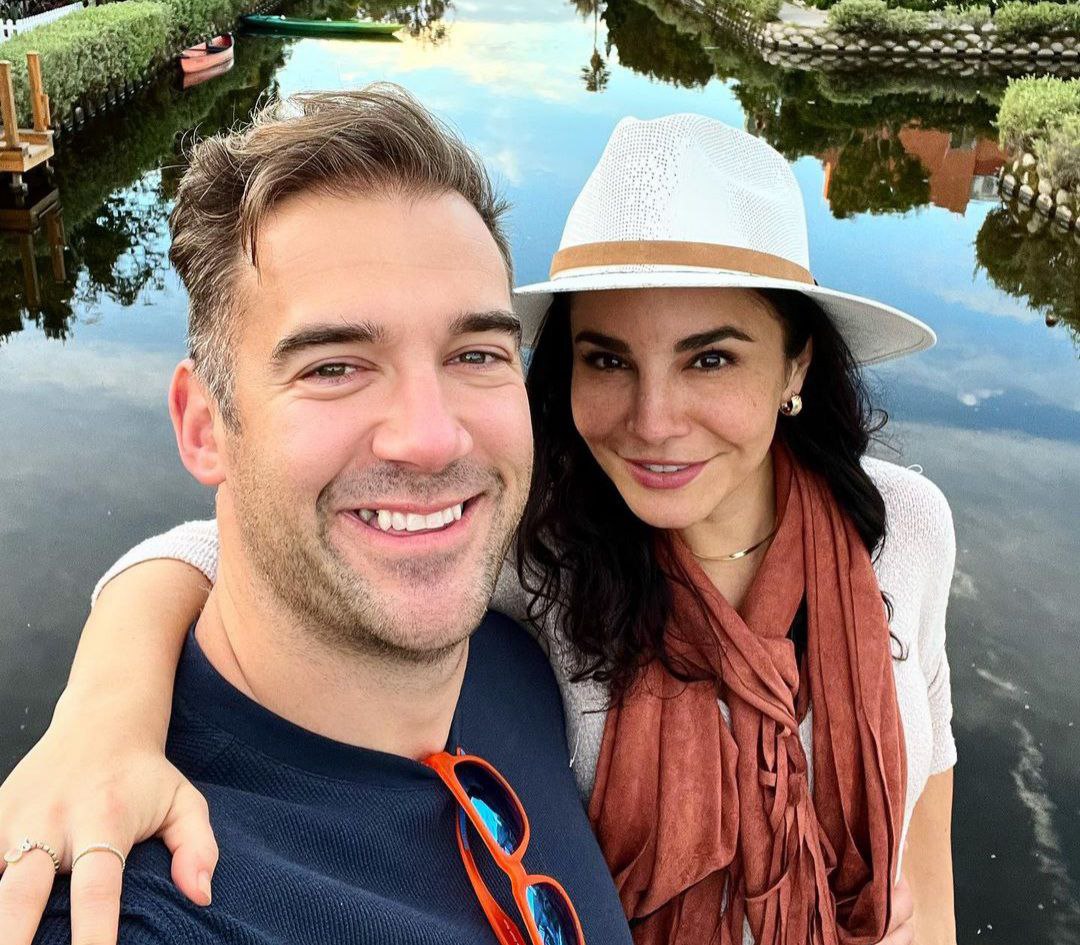 Martha Higareda, Lewis Howes y García (13) Barrio