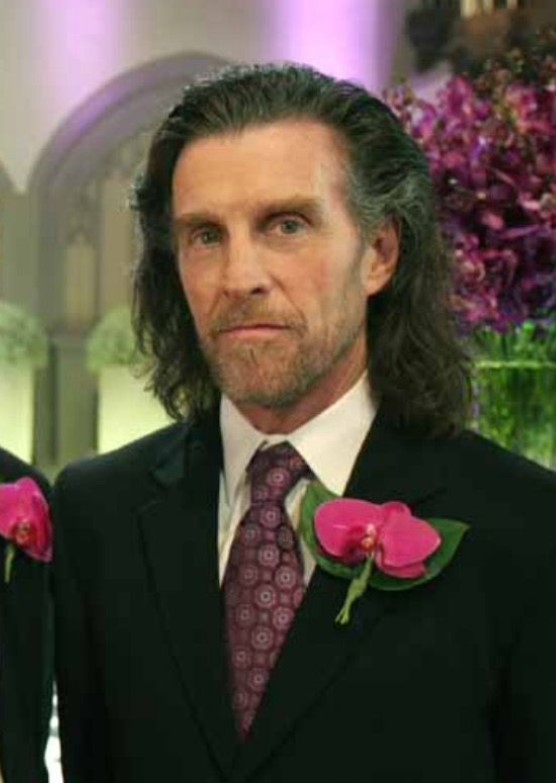 John-Glover – Barrio